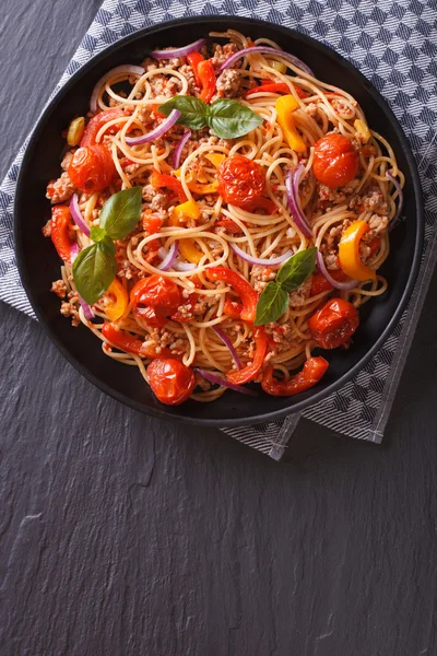 Italienische Spaghetti mit Gemüse von oben — Stockfoto