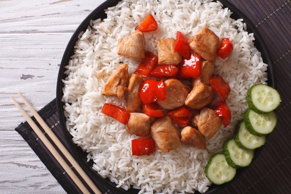 Rice with chicken and vegetables closeup. Top view — Stock Photo, Image