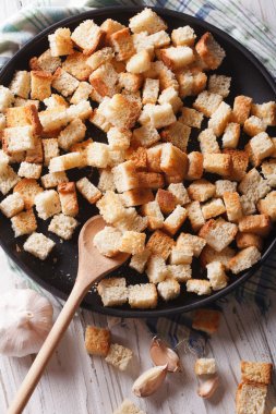 Ev yapımı kruton dikey görünüm yukarıda, rustik