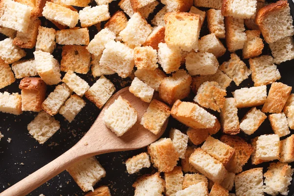 Hausgemachte Crunches in einer Pfanne in Großaufnahme. horizontale Ansicht von oben — Stockfoto