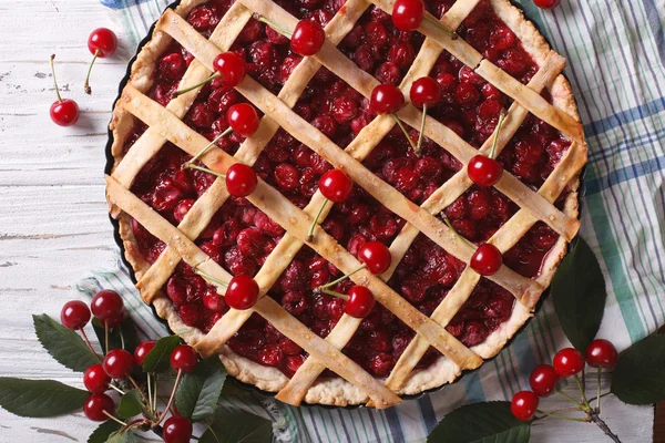 American homemade cherry pie close up. horizontal top view — Stock Photo, Image