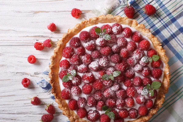 Tarta de frambuesa fresca con primer plano de queso crema. horizontal superior v — Foto de Stock