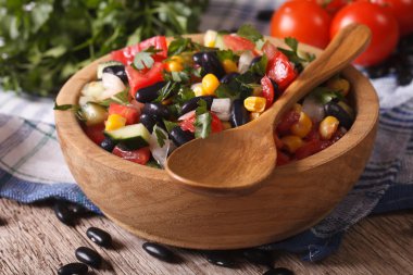 Tabak portre ve malzemeler ufukta Meksika sebze salatası