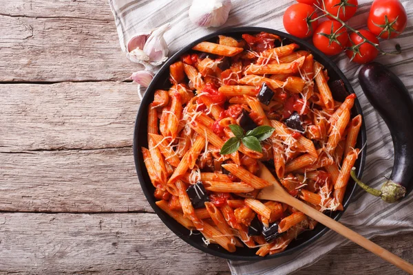 Primi piani e ingredienti della pasta alla Norma italiana. da orizzontale a — Foto Stock