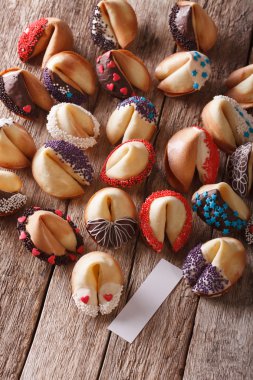 Festival fal kurabiyesi şeker sprinkles ile dekore edilmiştir. Dikey