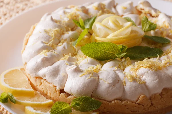 Magnifique gâteau au citron avec macro meringue. Horizontal — Photo