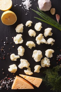 Karnabahar malzemelerle yakın yemek için. Dikey üst