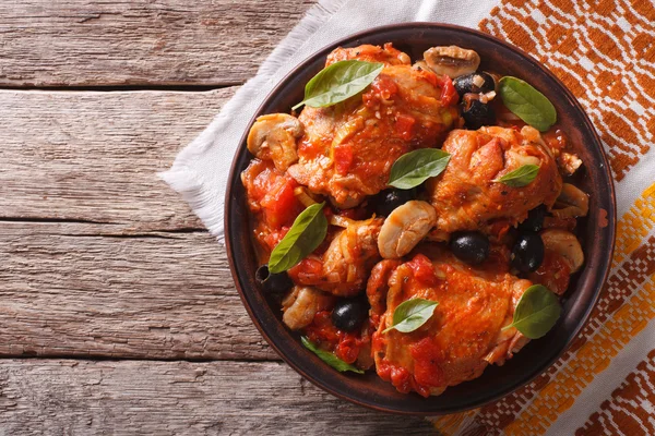 Italian Cacciatori chicken on a plate . horizontal top view — 스톡 사진