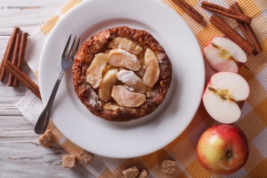 Elma ve tarçın ile Hollandalı bebek krep. Yatay Üstten Görünüm