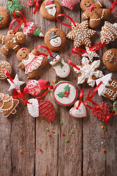 Mooie achtergrond Kerstmis peperkoek close-up. Verticale terug naar boven — Stockfoto