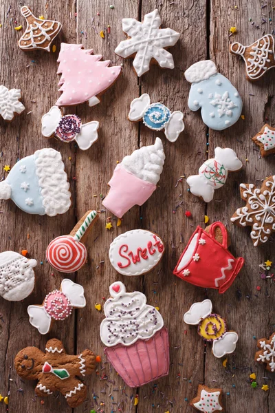 Christmas gingerbread in pastel colors close-up. vertical top vi — Stock Photo, Image
