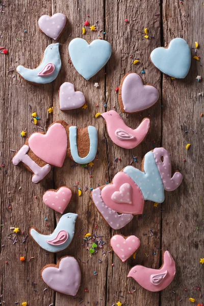 Fond de biscuits de pain d'épice amour. vue de dessus verticale — Photo