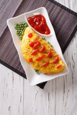 Omurice omlet dolma. Dikey Üstten Görünüm