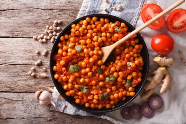 Malzemelerle Hint Chana masala. Yatay Üstten Görünüm