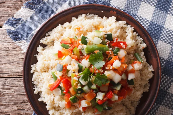 Couscous asiatico con verdure. Vista orizzontale dall'alto — Foto Stock