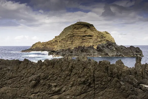 Big lava rock madeira portugal — 스톡 사진