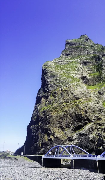 Ponte azul na ilha da madeira — Fotografia de Stock