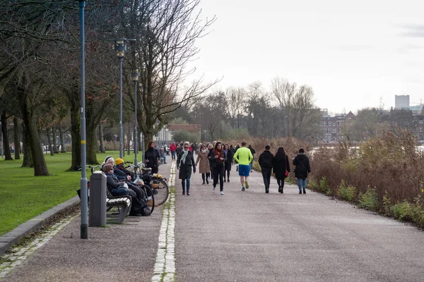 Druk in Rotterdam tijdens lockdown — Stockfoto