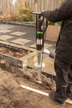 Temel inşaatı için demir yığınları