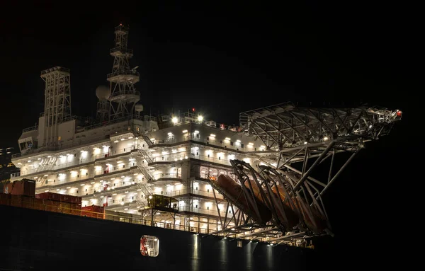 Liufeboats at part of big crane vessel in rotterdam harbour — Stock Photo, Image