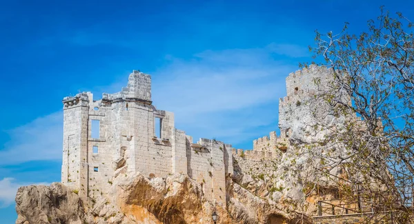 Ruïne van kasteel in zuheros — Stockfoto
