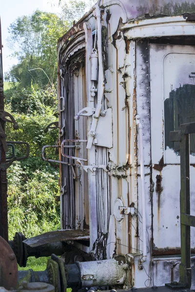 Starý zrezivělý vlaku na nádraží městě hombourg — Stock fotografie