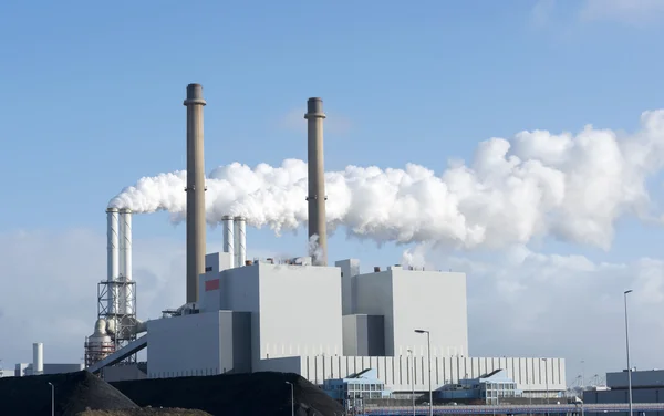 Pollution frm power plant in holland — Stock Photo, Image