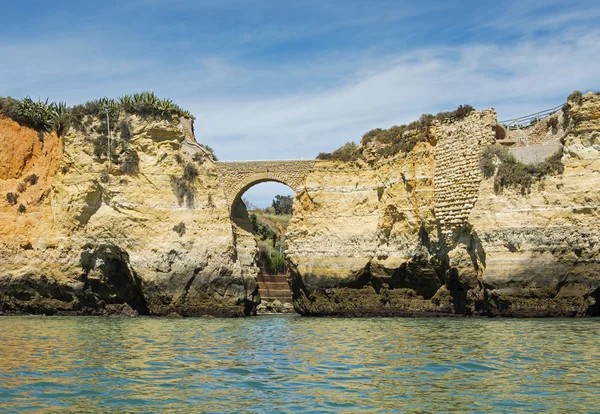 Rocas y acantilados como puente en lagos porugal —  Fotos de Stock