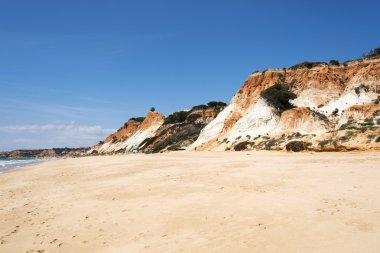 Praia da Falesia, uçurumlar