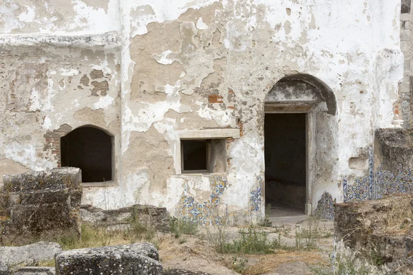 Entrada de ruína velha do castelo de Moura — Fotografia de Stock