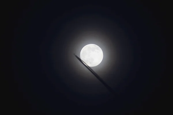 Commercial Jet Leaves Vapor Trail Flies Full Moon Prescott Arizona — Stockfoto