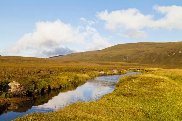 Grass Hills Sky Reflected Tranquil Stream Rackwick Orkney Scotland — Stock Photo, Image