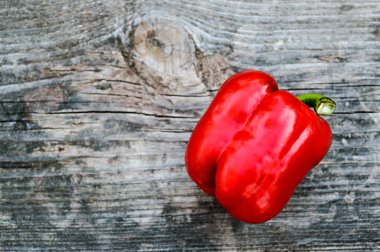 Tahtada kırmızı biber