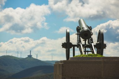 Shipka Pass Özgürlük Anıtı top