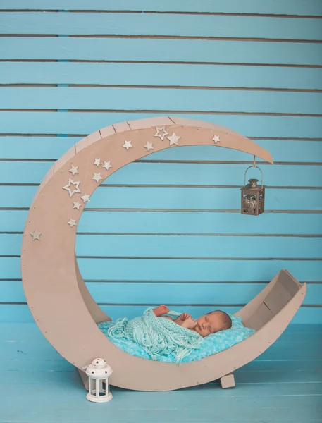 Porträtt av sover nyfödda baby pojke — Stockfoto