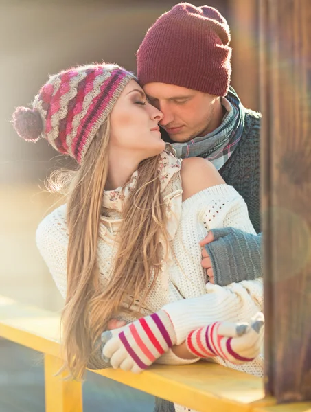 Dos amantes en la calle — Foto de Stock