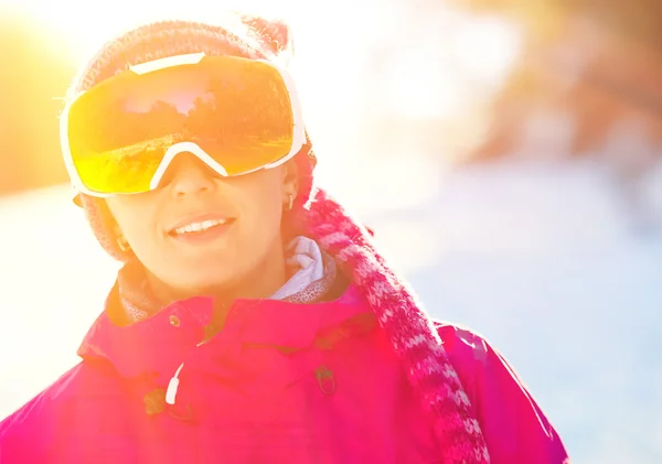 在滑雪谷歌的女孩画像 — 图库照片