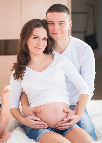 Famiglia in attesa di neonato — Foto Stock