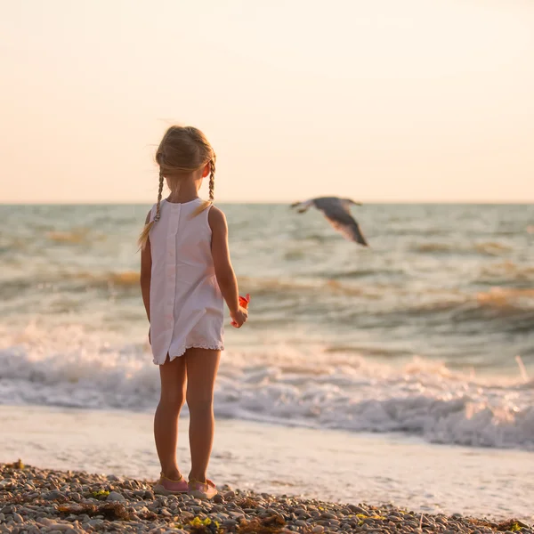 Kind am Strand — Stockfoto