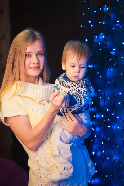 Mutter mit Sohn-Porträt — Stockfoto