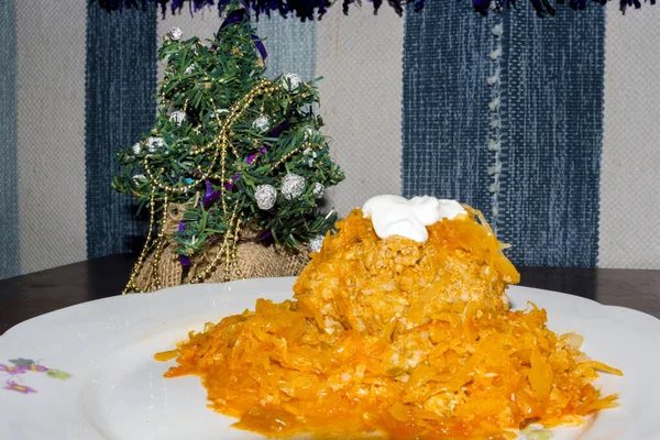 Rollo de col húngaro en el plato en Navidad —  Fotos de Stock