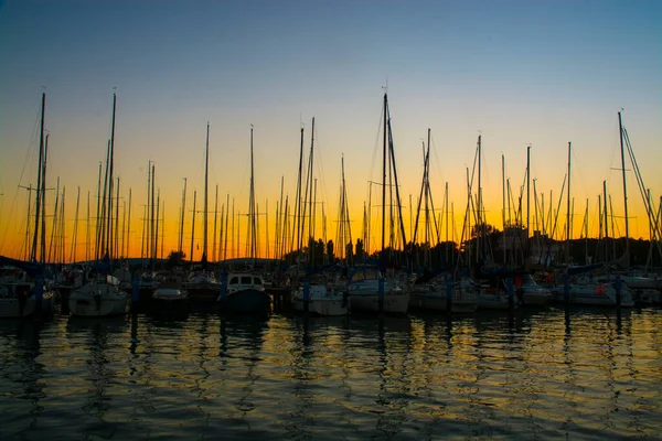 Λιμάνι Ιστιοπλοΐας Στο Balatonkenese Στη Λίμνη Balaton Στην Ουγγαρία — Φωτογραφία Αρχείου