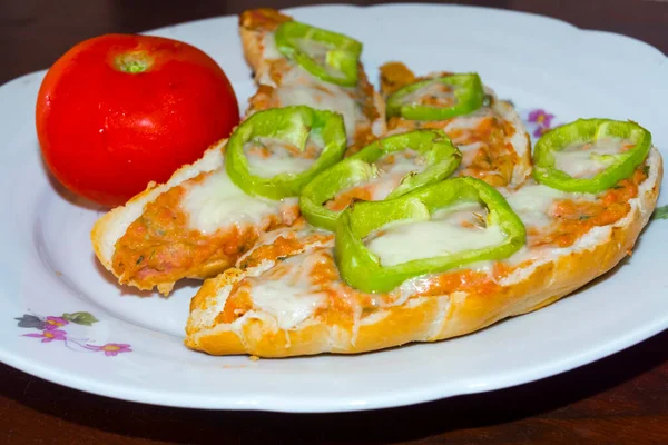 Crescents willd con Parizer o crema para salsas de París —  Fotos de Stock