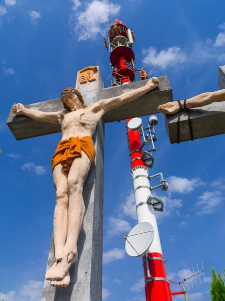 Crucificado Jesús Crhist Una Torre Transmisión Radio Calvario Kalvaria Colina —  Fotos de Stock