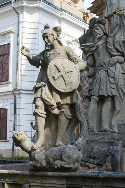 Veszprem市三位一体的古老雕像 — 图库照片