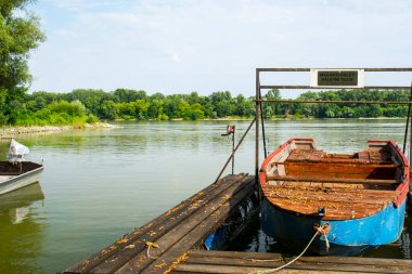 Macaristan 'daki Mohacs' ta Tuna Nehri manzarası