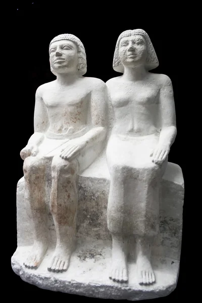 Estatua de grupo sentado de una pareja casada de Egipto — Foto de Stock