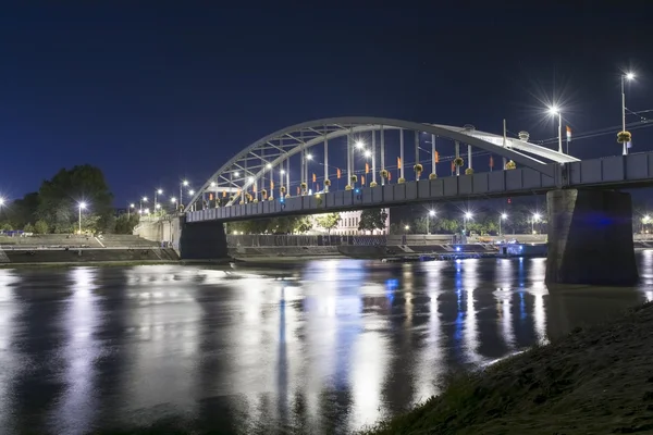 Ponte velha em Szeged à noite — Fotografia de Stock