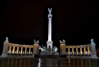 Budapeşte Kahramanlar Meydanı