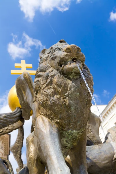Lion at a fountain in Szeged — Stock Photo, Image